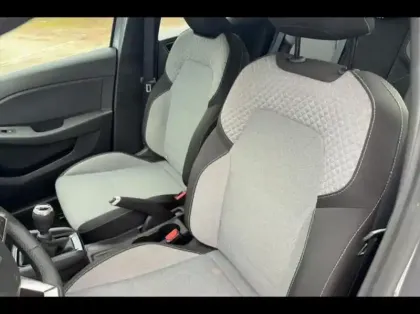 Photo 24 Renault Clio Gén. V (BJA) Ph2 Evolution 5