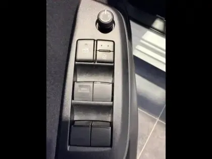 Photo 13 Toyota Yaris Gén. IV Ph1 NG Design 5