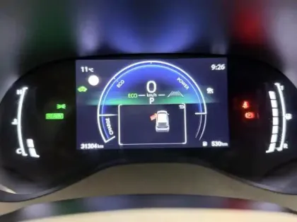 Photo 7 Toyota Yaris Gén. IV Ph1 NG Design 5