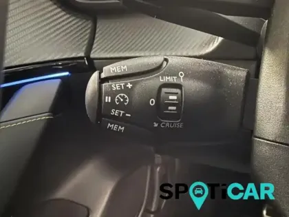 Photo 13 Peugeot 208  1.2 Hybrid 136ch GT e-DCS6