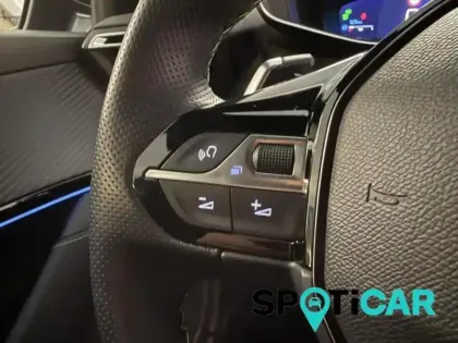 Photo 10 Peugeot 208  1.2 Hybrid 136ch GT e-DCS6