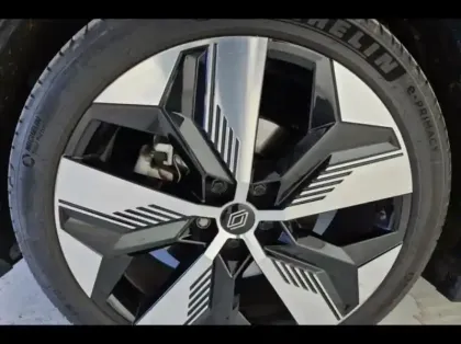 Photo 9 Renault Megane Gén. V (BCB) Ph1 Techno 5