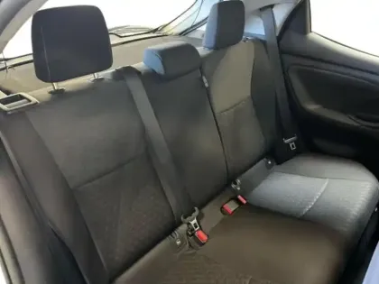 Photo 8 Toyota Yaris  116h Dynamic 5p MY22