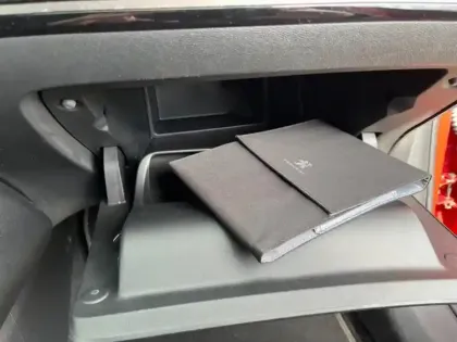 Photo 10 Peugeot 208  e- 136ch Style