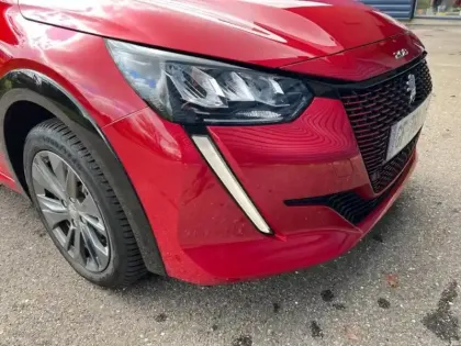 Photo 7 Peugeot 208  e- 136ch Style