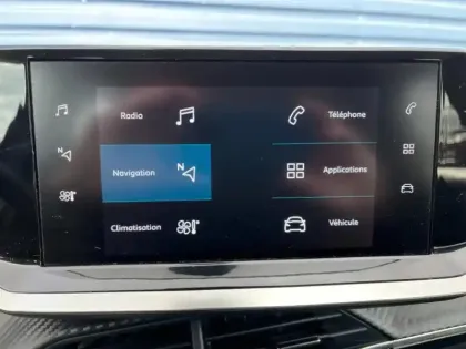 Photo 14 Peugeot 208  e- 136ch Style