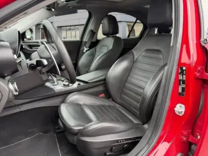 Photo 8 Alfa Romeo Giulia  2.0 TB 200ch Sport Edition AT8 MY19