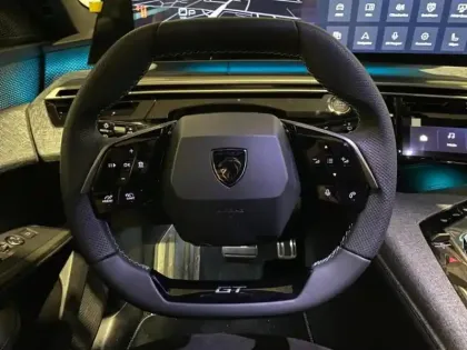 Photo 8 Peugeot 5008  Hybrid 145ch GT e-DCS6