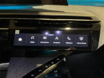 Photo 10 Peugeot 5008  Hybrid 145ch GT e-DCS6