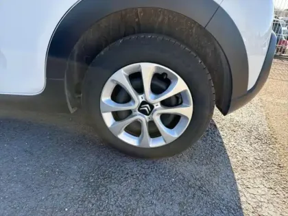 Photo 10 Citroën C3  1.5 BlueHDi 100ch S&S Feel E6.d