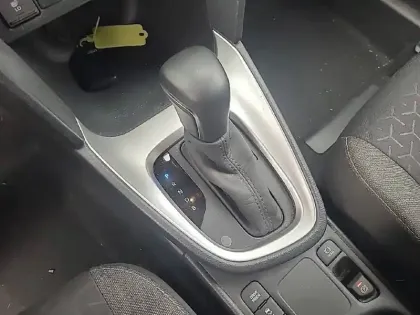 Photo 13 Toyota Yaris Gén. I Ph1 Design 5