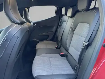 Photo 11 Renault Clio  E-Tech full hybrid 145