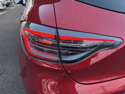 Photo 16 Renault Clio  E-Tech full hybrid 145