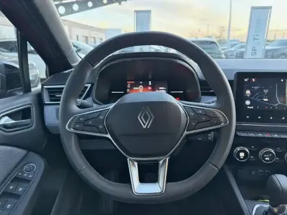 Photo 8 Renault Clio  E-Tech full hybrid 145