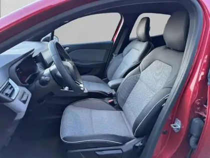 Photo 10 Renault Clio  E-Tech full hybrid 145