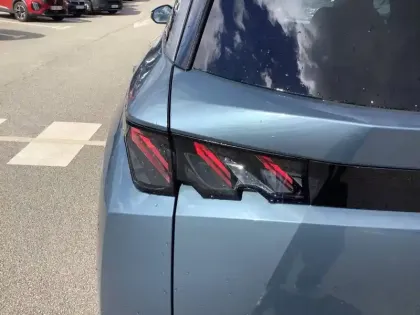 Photo 60 Peugeot 5008  Hybrid 145 ch e-DCS6