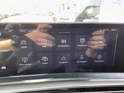 Photo 61 Peugeot 5008  Hybrid 145 ch e-DCS6