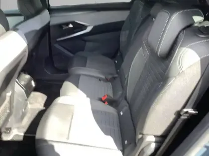 Photo 33 Peugeot 5008  Hybrid 145 ch e-DCS6