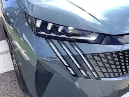 Photo 37 Peugeot 5008  Hybrid 145 ch e-DCS6