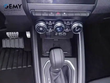 Photo 13 Renault Clio  E-Tech full hybrid 145 ch GSR2