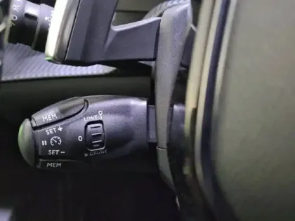 Photo 26 Peugeot 2008  PureTech 155 S&S EAT8