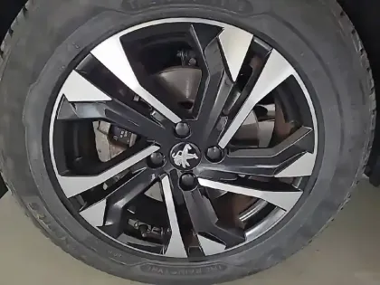 Photo 12 Peugeot 2008  PureTech 155 S&S EAT8