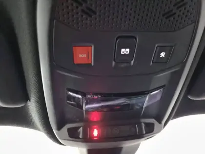 Photo 25 Peugeot 2008  PureTech 155 S&S EAT8