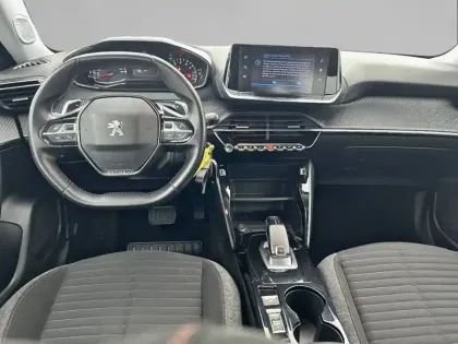 Photo 67 Peugeot 2008  PureTech 130 S&S EAT8