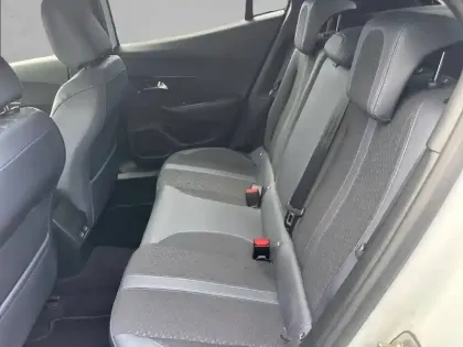 Photo 31 Peugeot 2008  PureTech 100 S&S BVM6