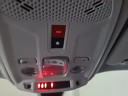 Photo 65 Peugeot 2008  PureTech 100 S&S BVM6