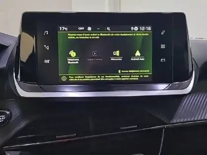 Photo 63 Peugeot 2008  PureTech 100 S&S BVM6