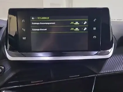 Photo 62 Peugeot 2008  PureTech 100 S&S BVM6