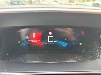 Photo 9 Peugeot 2008 Gén. II Ph1 Allure 5