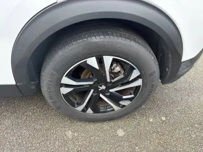 Photo 32 Peugeot 2008  PureTech 100 S&S BVM6