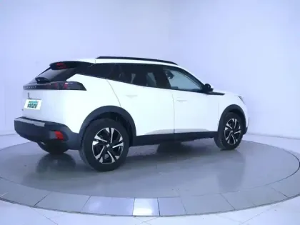 Photo 44 Peugeot 2008  PureTech 100 S&S BVM6