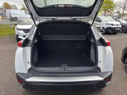 Photo 25 Peugeot 2008  PureTech 100 S&S BVM6