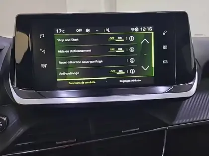 Photo 60 Peugeot 2008  PureTech 100 S&S BVM6