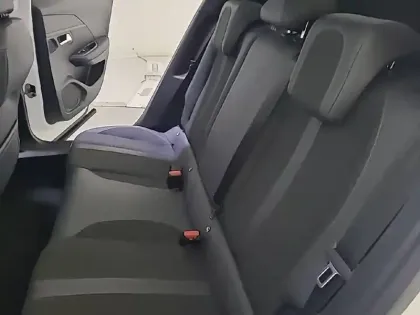 Photo 51 Peugeot 2008  PureTech 100 S&S BVM6