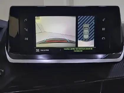 Photo 59 Peugeot 2008  PureTech 100 S&S BVM6