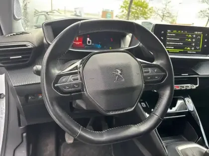 Photo 28 Peugeot 2008  PureTech 100 S&S BVM6