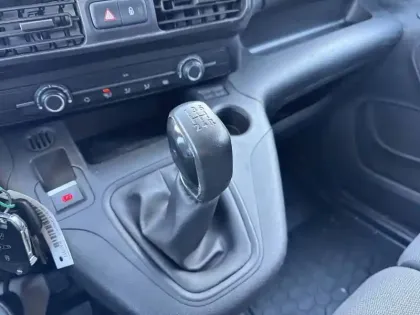 Photo 13 Peugeot Partner  FOURGON STANDARD 650 KG BLUEHDI 75 BVM5