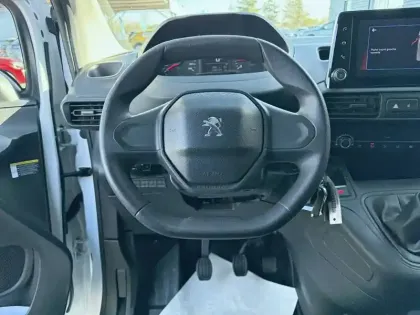 Photo 8 Peugeot Partner  FOURGON STANDARD 650 KG BLUEHDI 75 BVM5