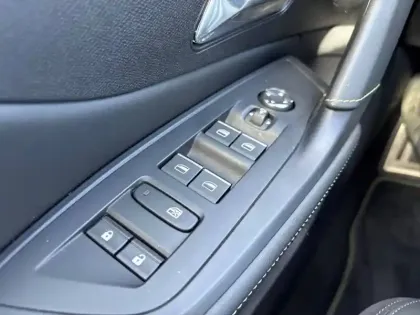 Photo 19 Peugeot 408 Gén. I Ph1 GT 5