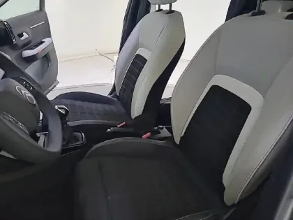 Photo 48 Citroën C3  Turbo 100 ch BVM6