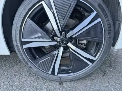 Photo 12 Peugeot 308 Gén. III Ph1 GT 5