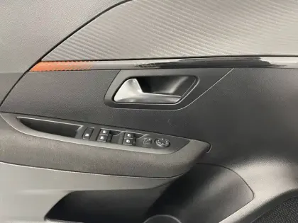 Photo 27 Peugeot 208  PureTech 75 S&S BVM5