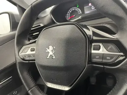 Photo 28 Peugeot 208  PureTech 75 S&S BVM5