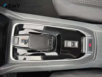 Photo 30 Peugeot 308 Gén. II Ph2 NG Style 5