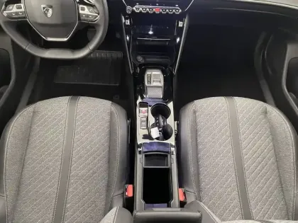 Photo 56 Peugeot 2008  Hybrid 136 e-DCS6