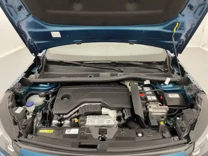 Photo 52 Peugeot 2008  Hybrid 136 e-DCS6